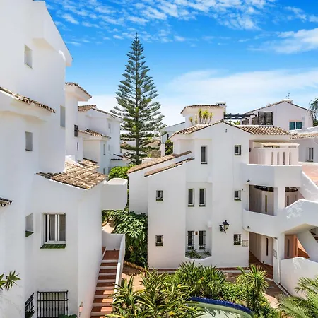 Cozy Penthouse Los Naranjos De * Marbella