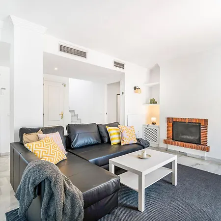 Cozy Penthouse Los Naranjos De Apartment Marbella