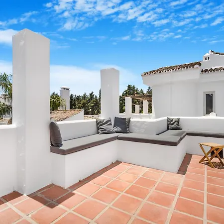 Cozy Penthouse Los Naranjos De * Marbella